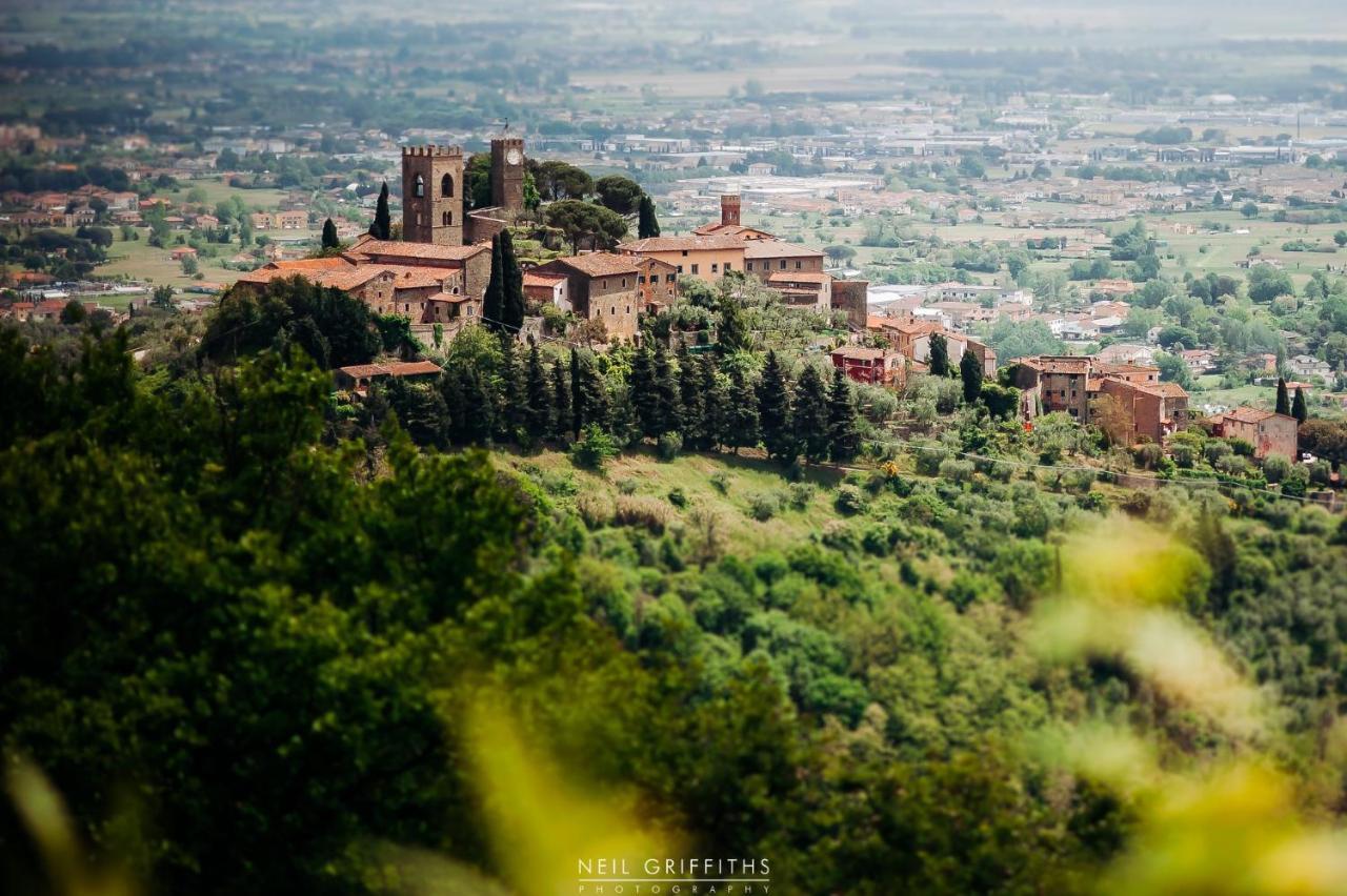 Residenza Buggiano Antica B&B - Charme Apartment In Tuscany Борго-а-Буджано Екстер'єр фото