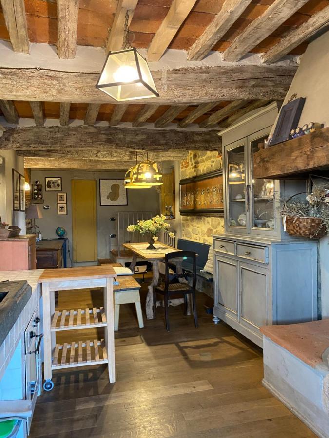 Residenza Buggiano Antica B&B - Charme Apartment In Tuscany Борго-а-Буджано Екстер'єр фото