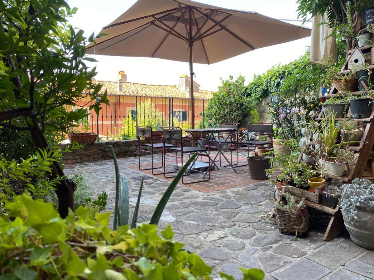 Residenza Buggiano Antica B&B - Charme Apartment In Tuscany Борго-а-Буджано Екстер'єр фото