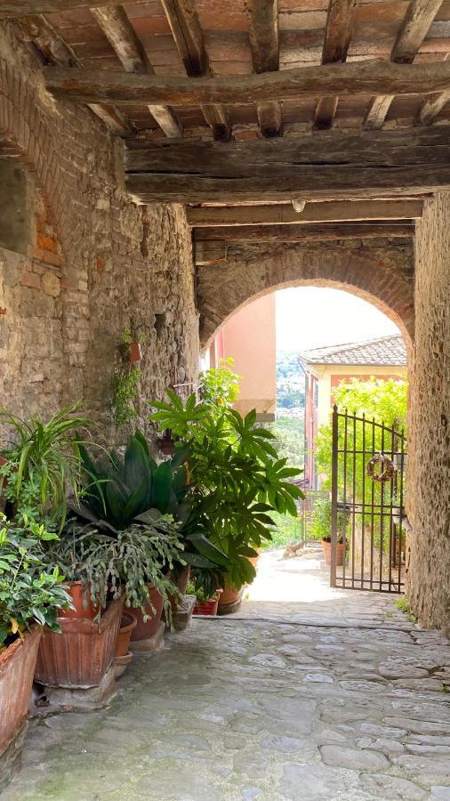 Residenza Buggiano Antica B&B - Charme Apartment In Tuscany Борго-а-Буджано Екстер'єр фото